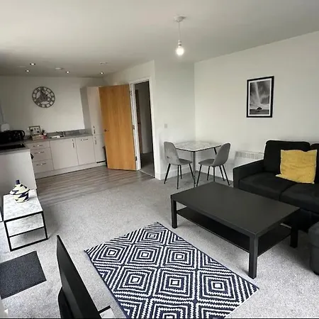 Chic 1 Bed Mcr Ap W/Balcony- Sleeps 4-2